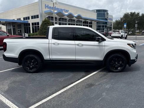 Certified 2025 Honda Ridgeline Black Edition image 3