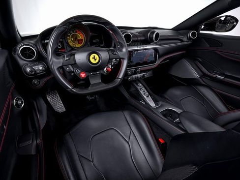 Used 2020 Ferrari Portofino image 28