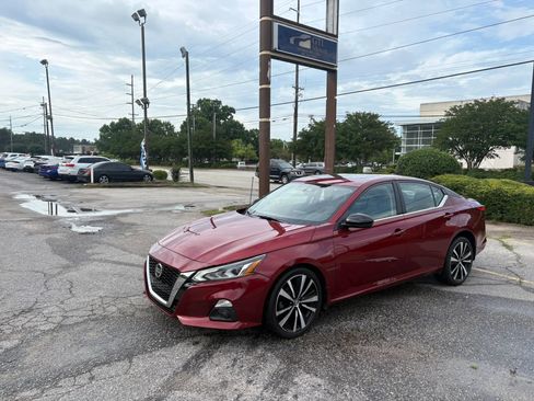 Used 2019 Nissan Altima 2.5 SR w/ SR Premium Package AWD/4WD image 1