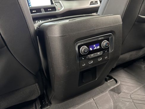 Used 2023 Chevrolet Tahoe Z71 w/ Luxury Package image 50