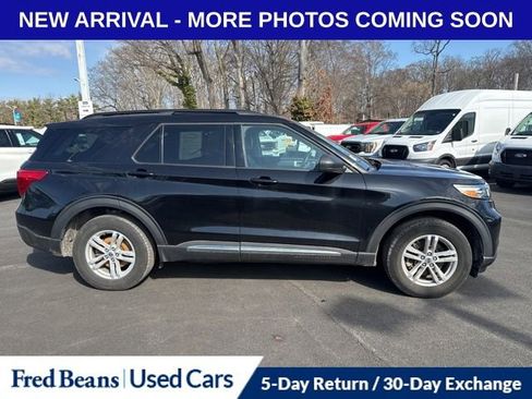 Certified 2022 Ford Explorer XLT w/ Equipment Group 202A image 9