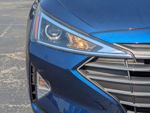 Used 2020 Hyundai Elantra SE image 10