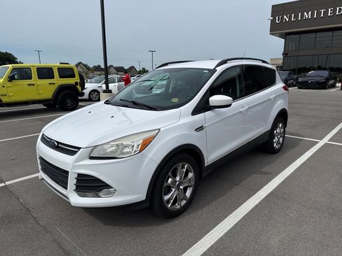 Used 2014 Ford Escape SE w/ Equipment Group 201A FWD image 3