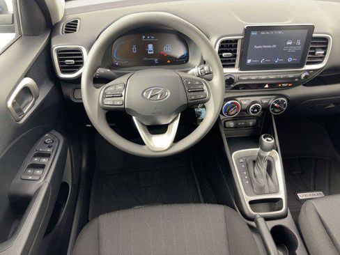 New 2026 Hyundai Venue SE image 24