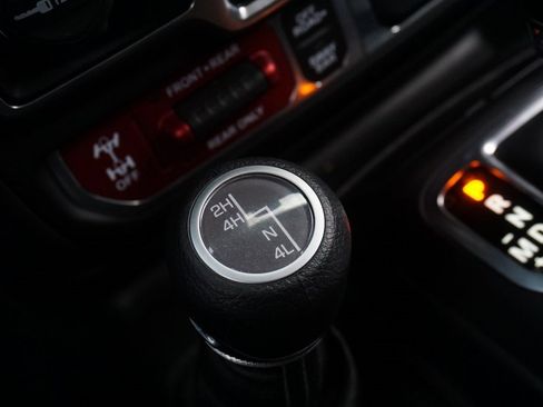 Used 2025 Jeep Wrangler Unlimited Rubicon image 18