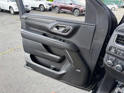 Used 2022 GMC Yukon SLT w/ SLT Premium Package AWD/4WD image 19