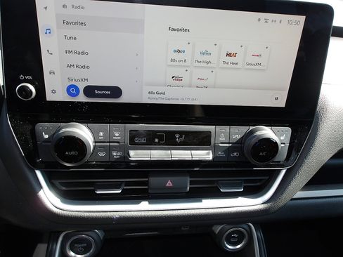 Used 2024 Toyota Grand Highlander AWD Hybrid image 22