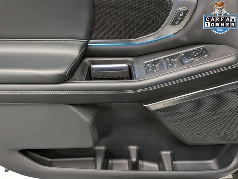 Used 2025 Ford Expedition Max Platinum w/ Stealth Appearance Package image 10