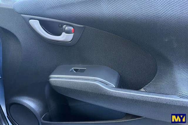 Used 2011 Honda Fit Sport image 21