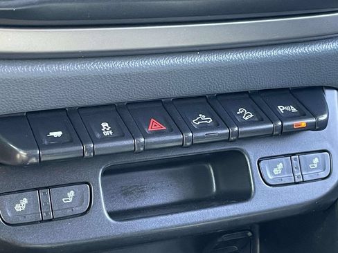 Used 2020 Chevrolet Colorado Z71 AWD/4WD image 45