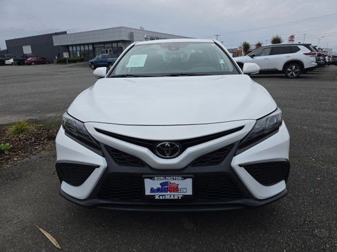 Used 2023 Toyota Camry SE image 9