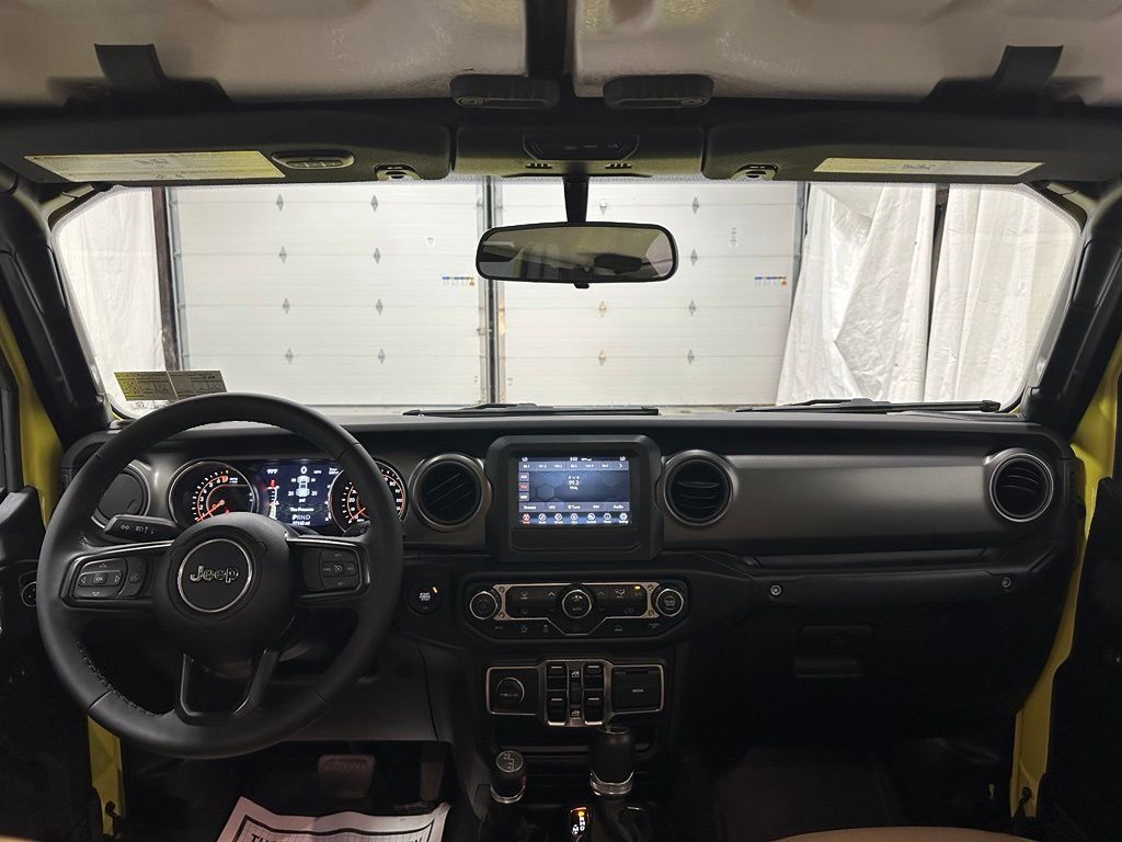 Used 2023 Jeep Gladiator Sport AWD/4WD image 42