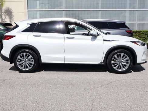 Certified 2023 INFINITI QX50 Luxe FWD image 11