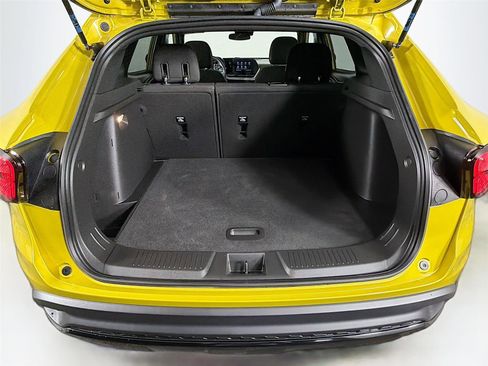 Used 2024 Chevrolet Trax RS w/ Driver Confidence Package FWD image 24