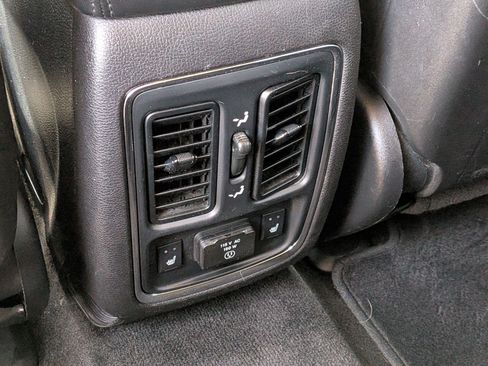 Used 2013 Jeep Grand Cherokee Limited w/ Advance Technology Group AWD/4WD image 28