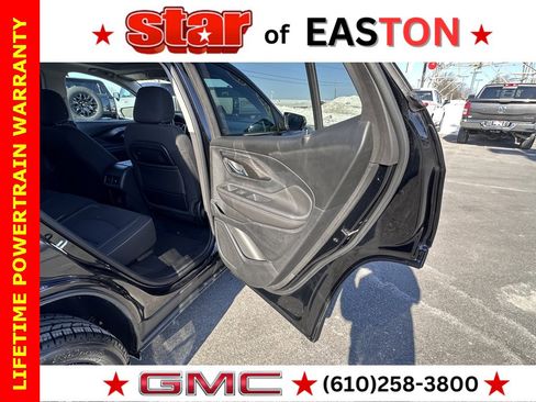 Used 2023 GMC Terrain SLE w/ Driver Convenience Package image 16