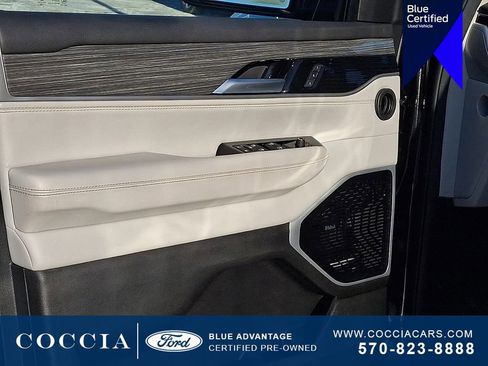 Used 2022 Jeep Wagoneer Series III w/ Premium Group I image 13