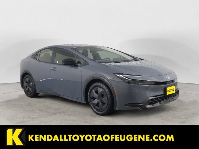 Used 2025 Toyota Prius LE FWD image 3