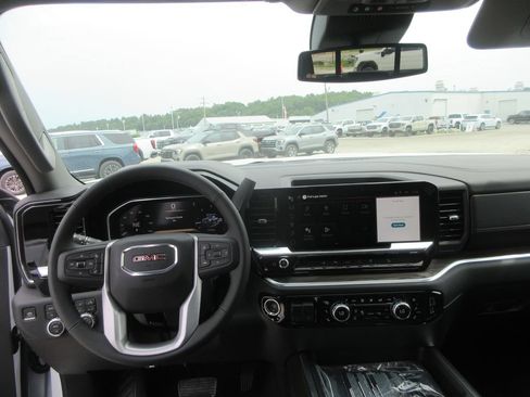 New 2026 GMC Sierra 2500 SLT w/ SLT Premium Package AWD/4WD image 16