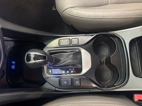 Used 2017 Hyundai Santa Fe Limited image 20