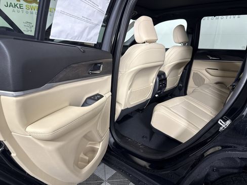 New 2025 Jeep Grand Cherokee Limited w/ Luxury Tech Group II image 20