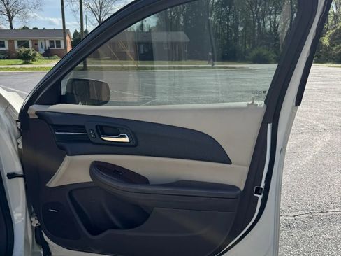 Used 2013 Chevrolet Malibu LTZ FWD image 16