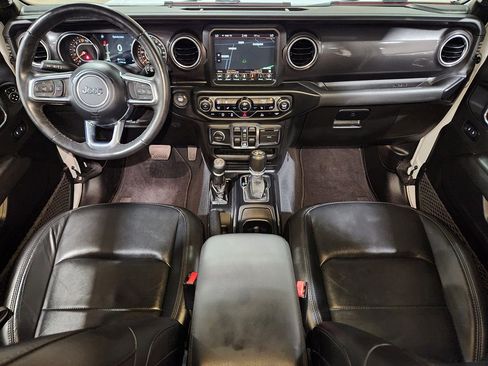 Used 2022 Jeep Wrangler Unlimited Sahara image 45