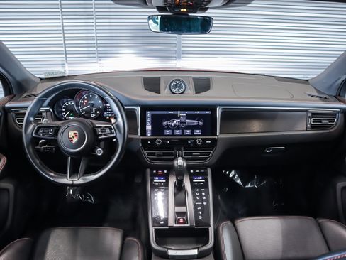 Certified 2022 Porsche Macan GTS AWD/4WD image 13