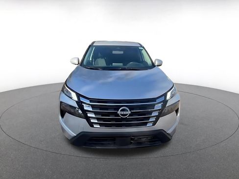 Used 2025 Nissan Rogue SV image 4