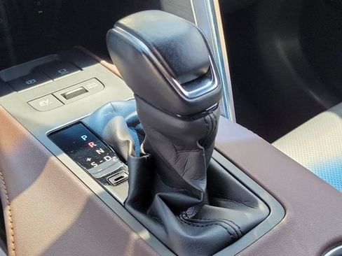 Used 2023 Toyota Venza Limited AWD/4WD image 30