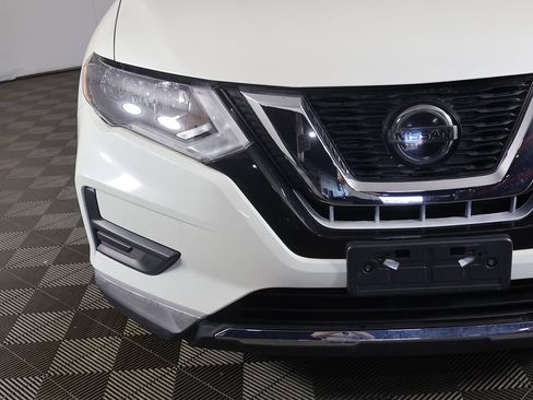 Used 2019 Nissan Rogue SV w/ Premium Package AWD/4WD image 13