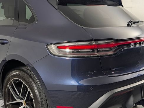 Certified 2023 Porsche Macan AWD/4WD image 16