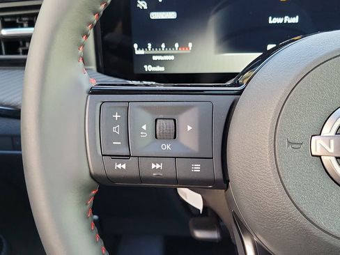 New 2026 Nissan Kicks SR w/ SR Premium Package FWD image 7