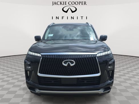 New 2026 INFINITI QX80 Luxe image 2