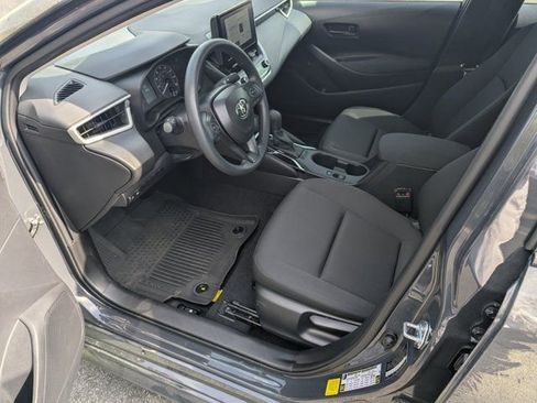 Used 2025 Toyota Corolla LE image 9