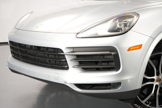 Used 2023 Porsche Cayenne AWD/4WD image 3