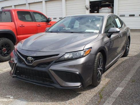 Used 2023 Toyota Camry SE w/ Convenience Package image 1