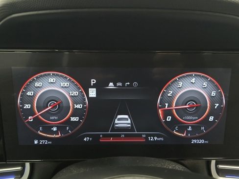 Used 2024 Hyundai Elantra Limited image 28