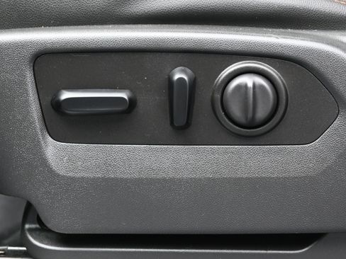 Used 2020 GMC Sierra 2500 AT4 w/ AT4 Premium Package image 9