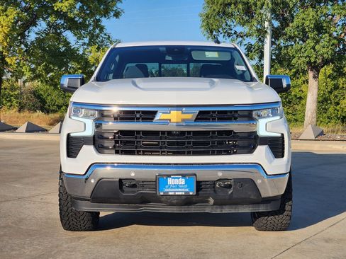 Used 2025 Chevrolet Silverado 1500 LT w/ Safety Package AWD/4WD image 2