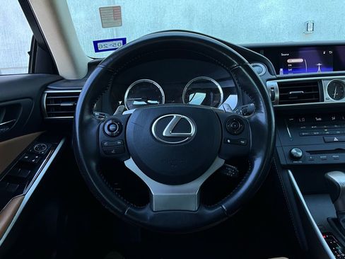 Used 2016 Lexus IS 200t image 33