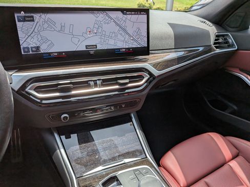 Used 2023 BMW 330i Sedan w/ M Sport Package RWD image 23