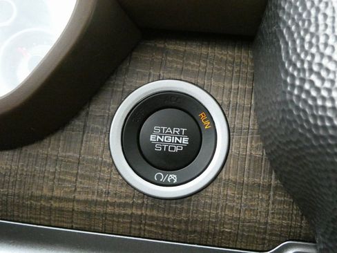 Used 2022 RAM 1500 Limited image 11