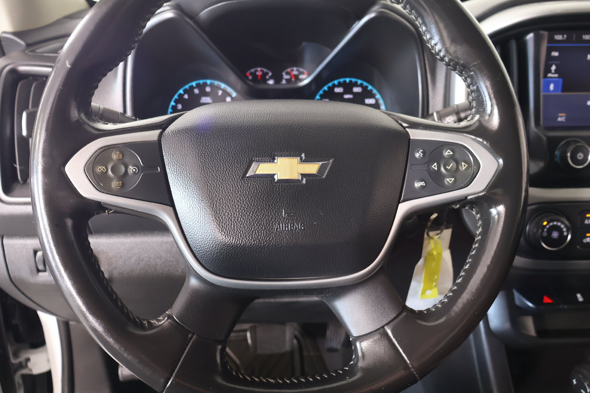 Used 2020 Chevrolet Colorado LT RWD image 3