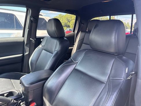 Used 2020 Toyota Tacoma TRD Sport w/ TRD Premium Sport Package AWD/4WD image 3