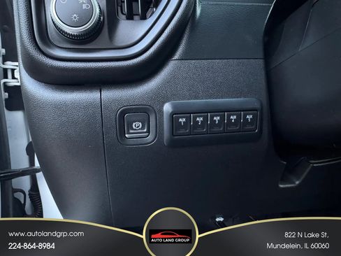 Used 2020 GMC Sierra 3500 4x4 Crew Cab w/ Gooseneck/5TH Wheel Package image 19