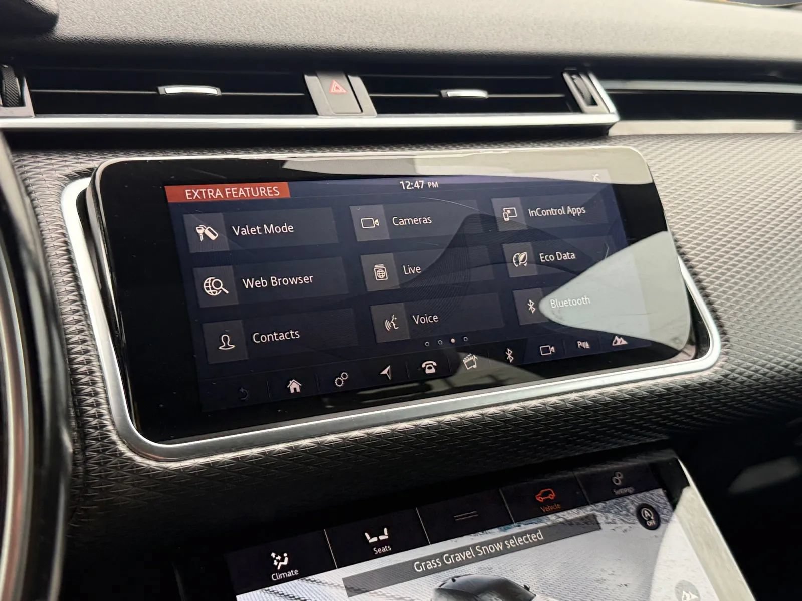 Used 2018 Land Rover Range Rover Velar R-Dynamic SE AWD/4WD image 37