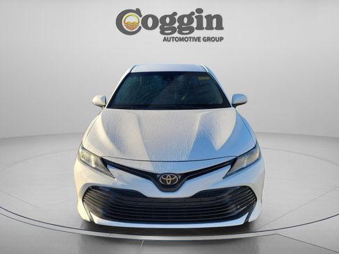 Used 2019 Toyota Camry LE image 9