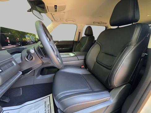 Used 2026 Nissan Armada SV AWD/4WD image 18