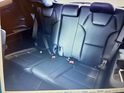 Used 2025 Kia Telluride S FWD image 8